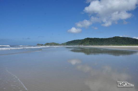 Na praia Grande, a caminho de Encantadas, na Ilha do Mel, no litoral do Paraná